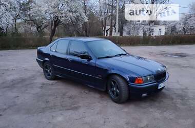 Седан BMW 3 Series 1997 в Калуші