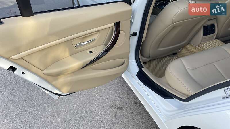 Седан BMW 3 Series 2016 в Чернігові