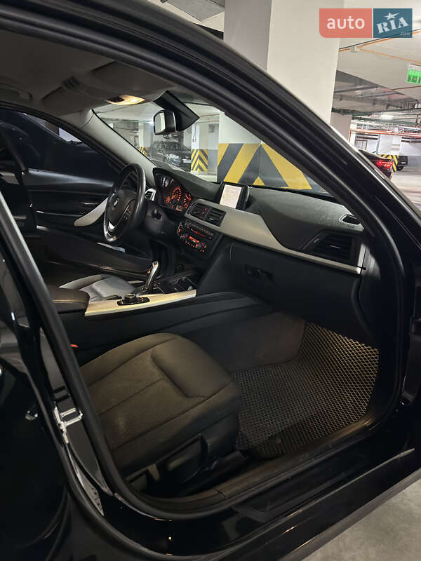 Седан BMW 3 Series 2012 в Киеве