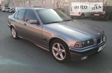 Седан BMW 3 Series 1995 в Киеве