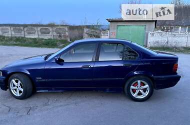 Седан BMW 3 Series 1995 в Житомире