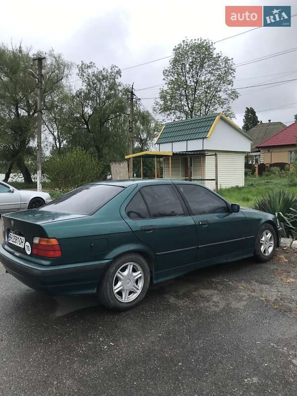 Седан BMW 3 Series 1993 в Одессе