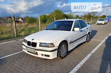 Седан BMW 3 Series 1992 в Дубні