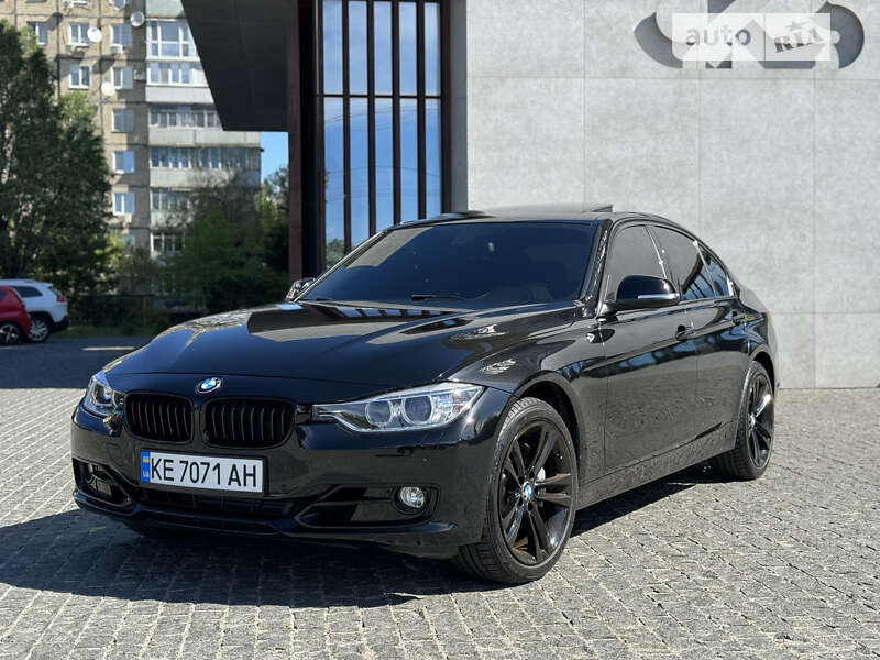 Седан BMW 3 Series 2015 в Дніпрі