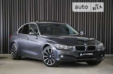 Седан BMW 3 Series 2015 в Киеве