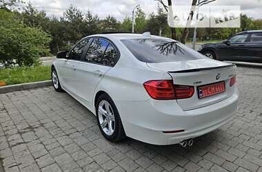 Седан BMW 3 Series 2014 в Новояворівську