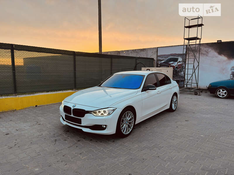 Седан BMW 3 Series 2014 в Одессе