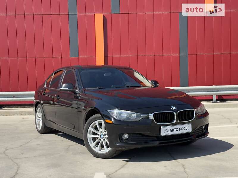 Седан BMW 3 Series 2017 в Киеве