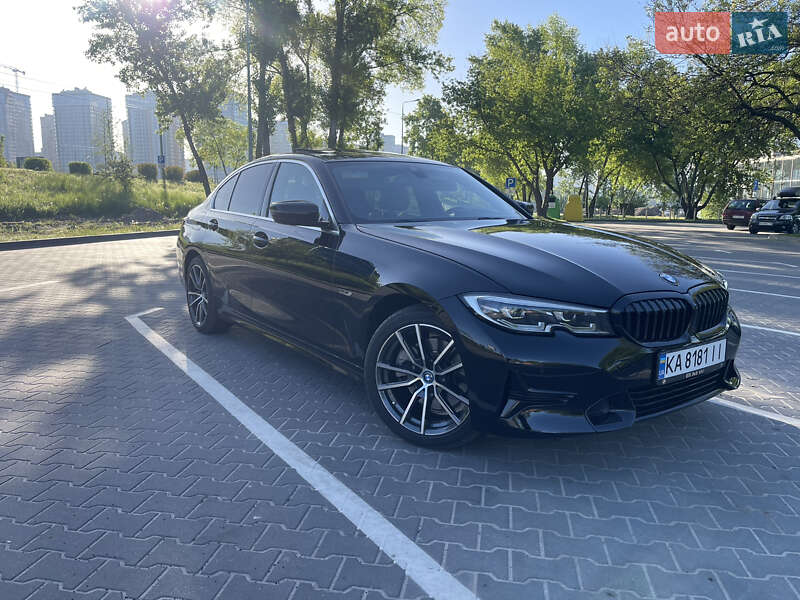 Седан BMW 3 Series 2021 в 