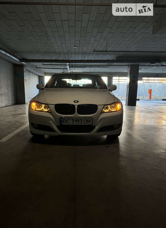 BMW 3 Series 2011