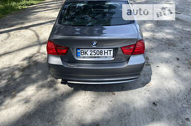 Седан BMW 3 Series 2010 в Дубні