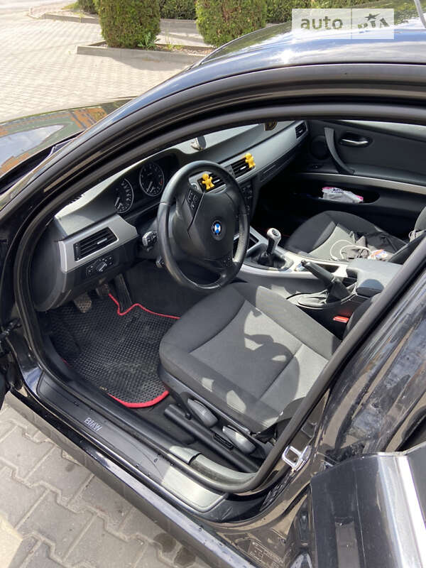 Седан BMW 3 Series 2007 в Луцке
