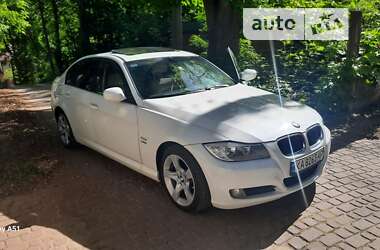 Седан BMW 3 Series 2011 в Чернівцях