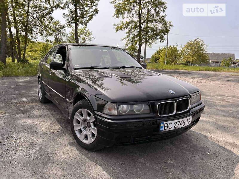 Седан BMW 3 Series 1994 в Дубні