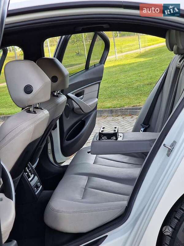 Седан BMW 3 Series 2013 в Полтаві