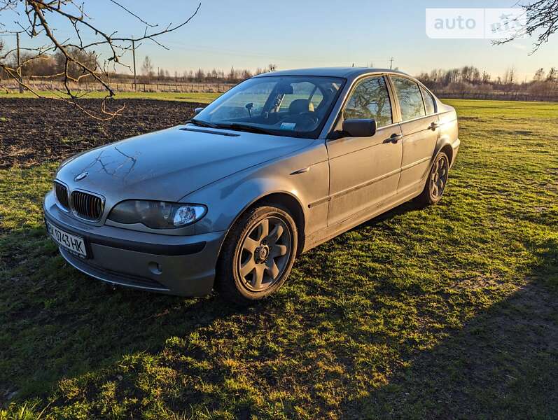 Седан BMW 3 Series 2003 в Коростене