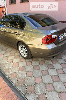 Седан BMW 3 Series 2005 в Ужгороде