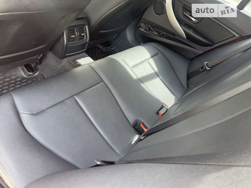 Седан BMW 3 Series 2014 в Ровно фото 15 Седан BMW 3 Series 2014 в Ровно