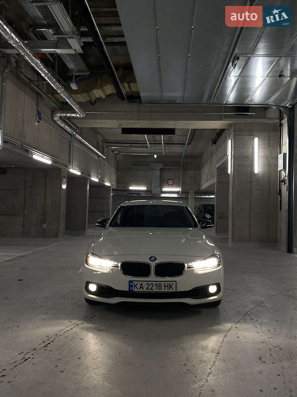 Седан BMW 3 Series 2017 в Києві