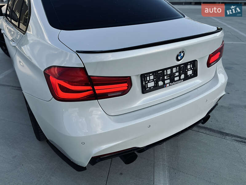 Седан BMW 3 Series 2015 в Киеве