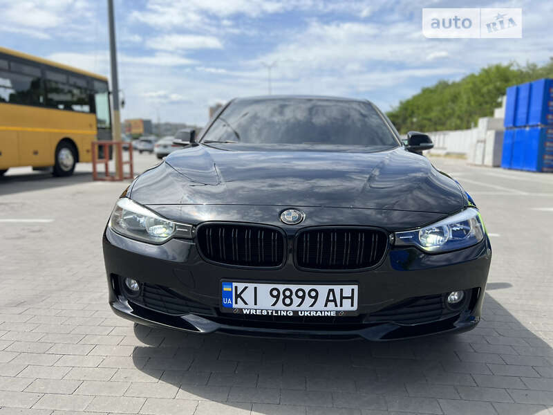 Седан BMW 3 Series 2015 в Белой Церкви