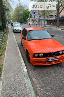 Седан BMW 3 Series 1986 в Чорноморську