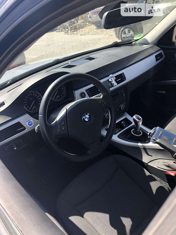 Седан BMW 3 Series 2008 в Черновцах