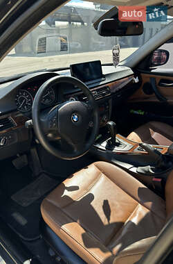 Седан BMW 3 Series 2011 в 