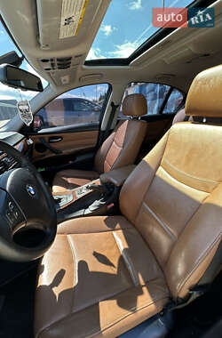 Седан BMW 3 Series 2011 в 