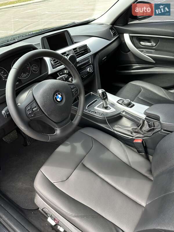 Седан BMW 3 Series 2016 в Ровно