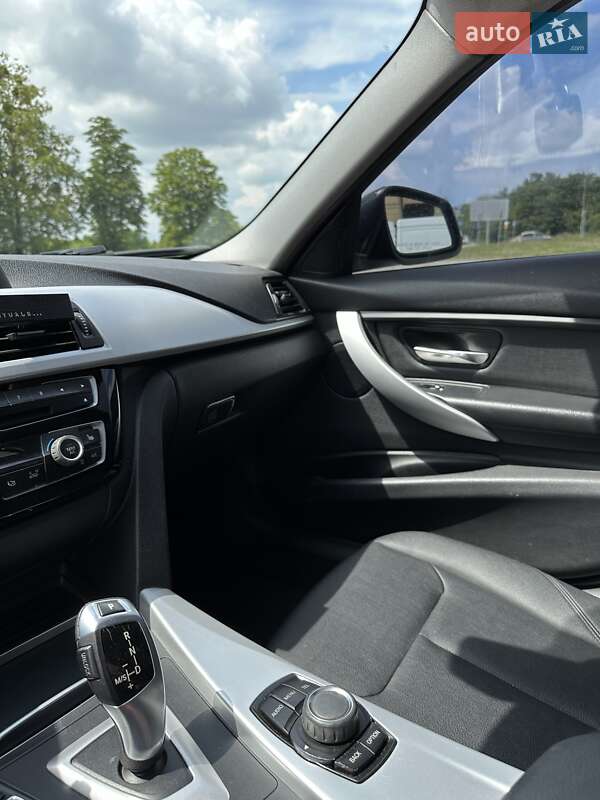 Седан BMW 3 Series 2016 в Ровно