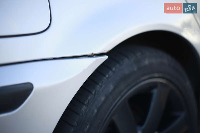 Седан BMW 3 Series 2001 в Николаеве