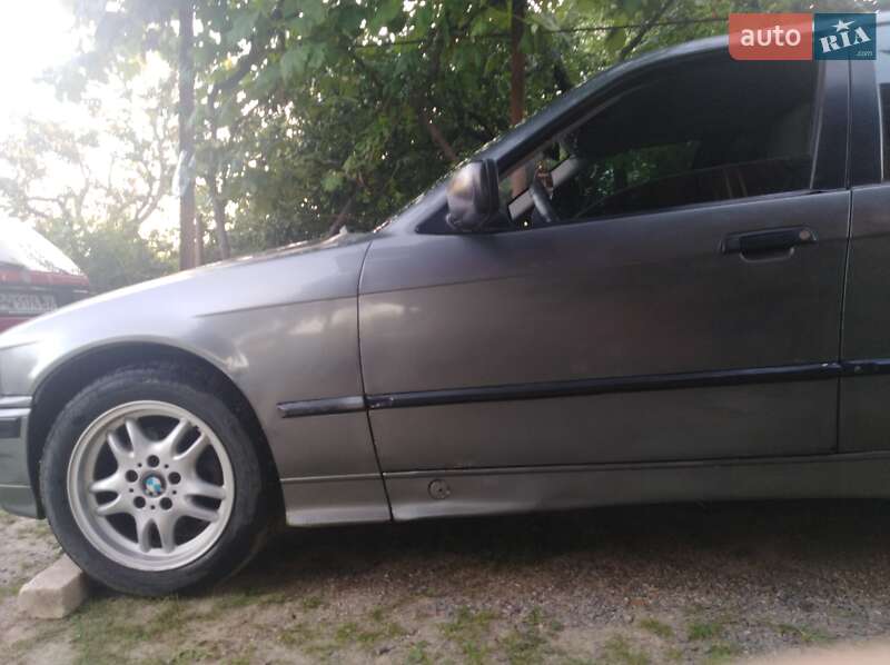 Седан BMW 3 Series 1993 в Ужгороде фото 2 Седан BMW 3 Series 1993 в Ужгороде