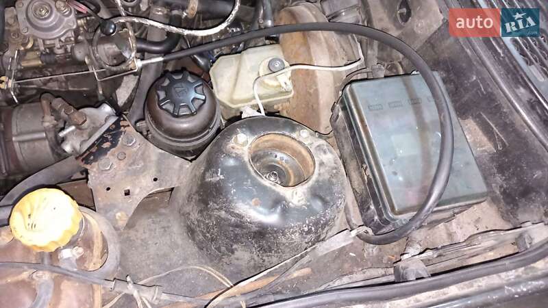 Седан BMW 3 Series 1988 в Болехові