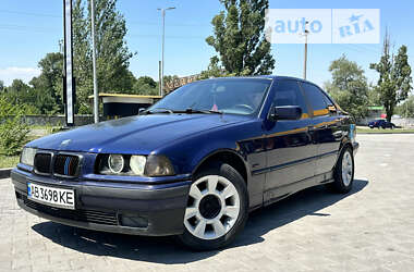 Седан BMW 3 Series 1994 в Днепре