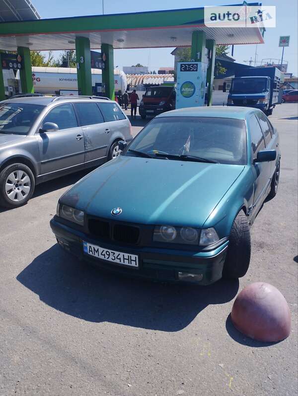 Седан BMW 3 Series 1993 в Житомире
