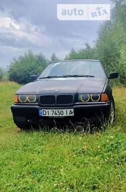 Седан BMW 3 Series 1992 в Вараші