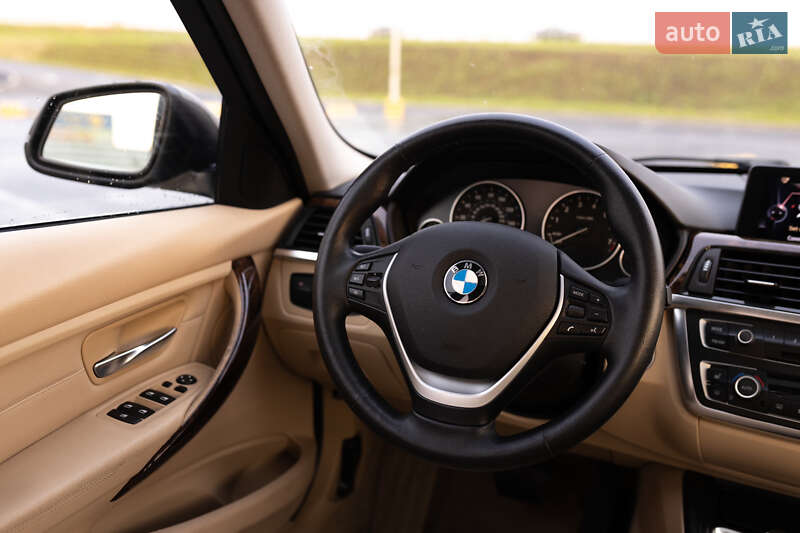 Седан BMW 3 Series 2013 в Львові