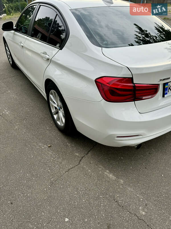 Седан BMW 3 Series 2016 в Києві