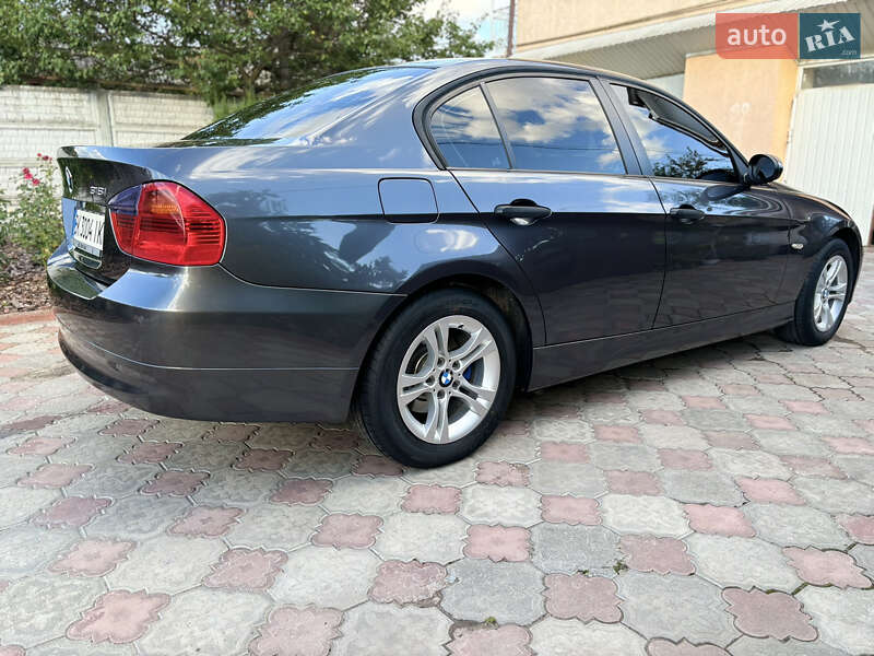Седан BMW 3 Series 2006 в Острозі