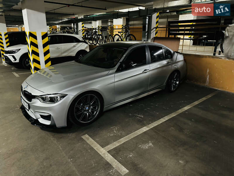 Седан BMW 3 Series 2016 в Киеве