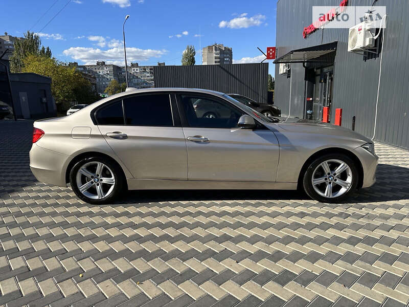 Седан BMW 3 Series 2014 в Миколаєві
