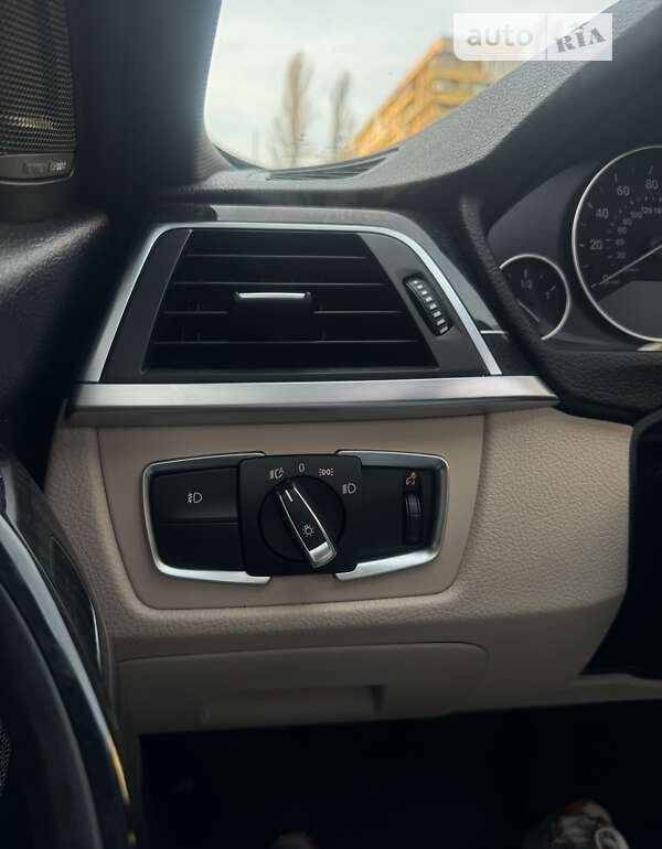 Седан BMW 3 Series 2016 в Киеве