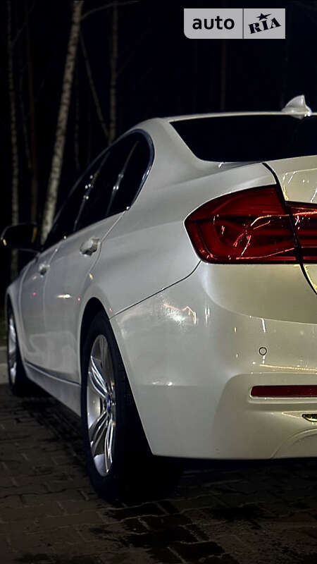 Седан BMW 3 Series 2016 в Киеве