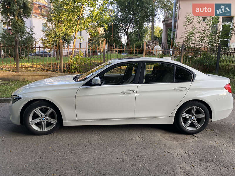 Седан BMW 3 Series 2012 в Львове