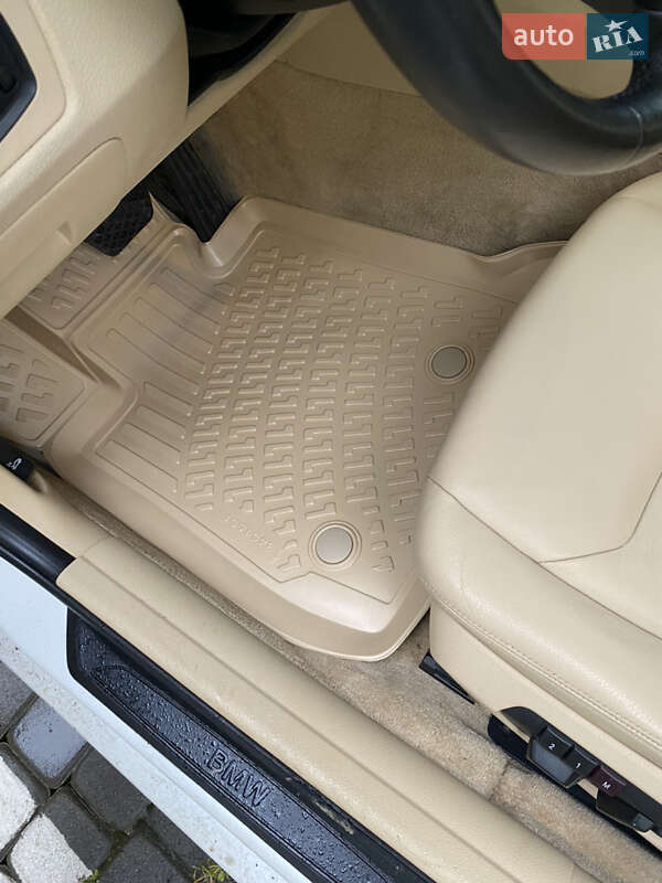 Седан BMW 3 Series 2012 в Львове