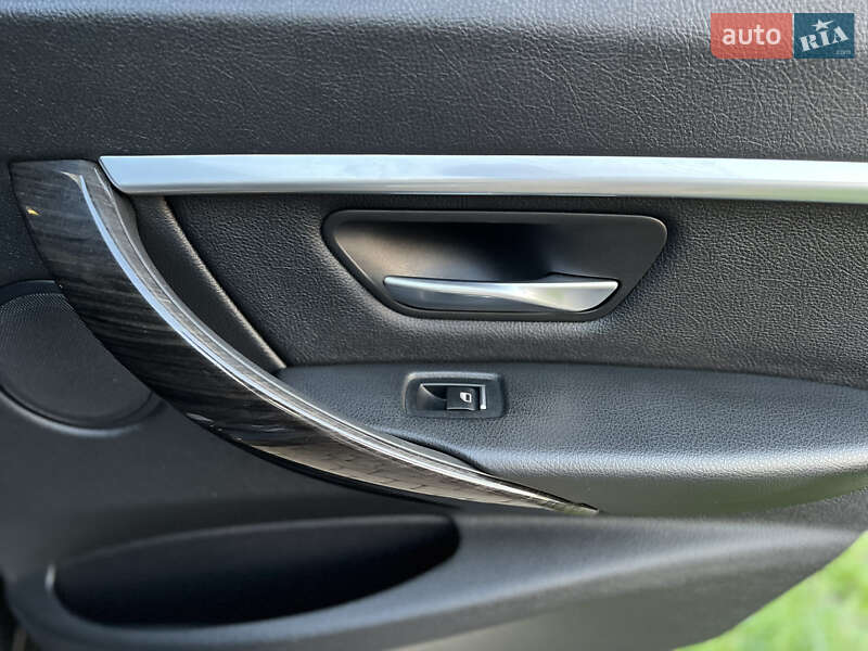 Седан BMW 3 Series 2015 в Киеве