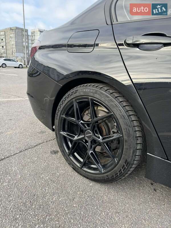 Седан BMW 3 Series 2015 в Ивано-Франковске