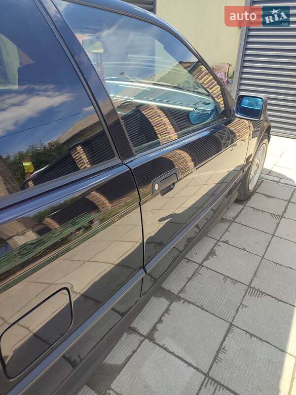 Седан BMW 3 Series 1994 в Панютине