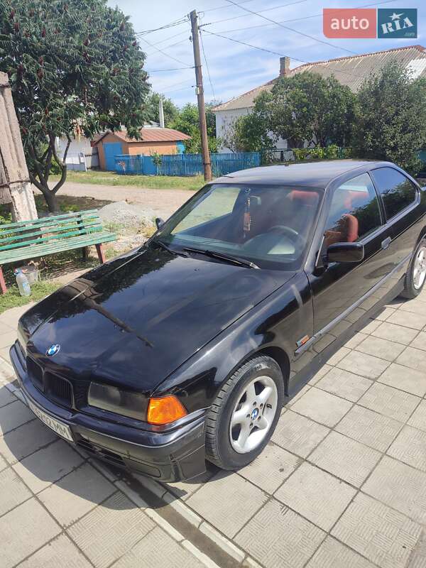 Седан BMW 3 Series 1994 в Панютине